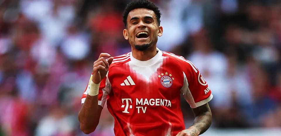 Player celebrating after scoring a goal for Bayern Munich
