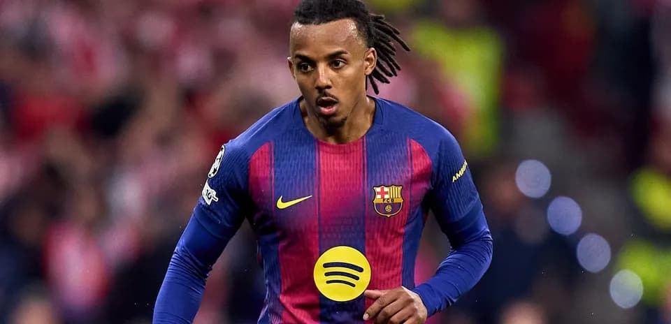 Player running during a match for Barcelona