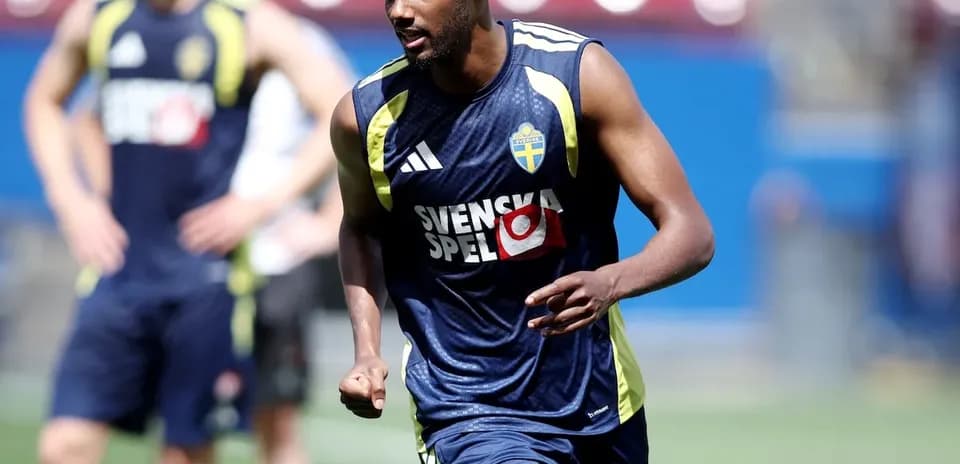 Swedish player training before World Cup match