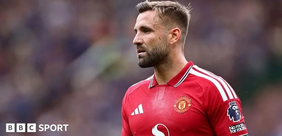 Player wearing Manchester United jersey during match