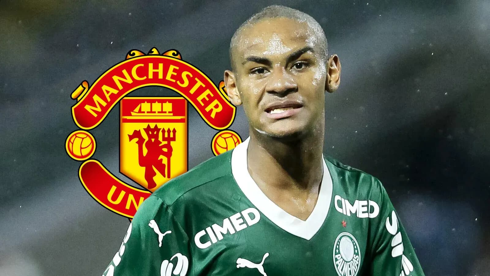 Player in Palmeiras kit with Manchester United logo background