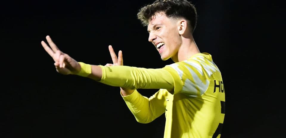 Goalkeeper celebrating during Büderich match