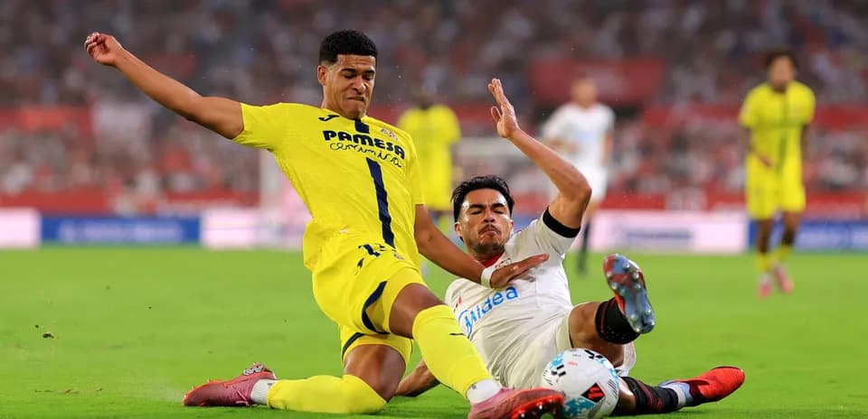 Players contesting the ball during Villarreal vs Sevilla