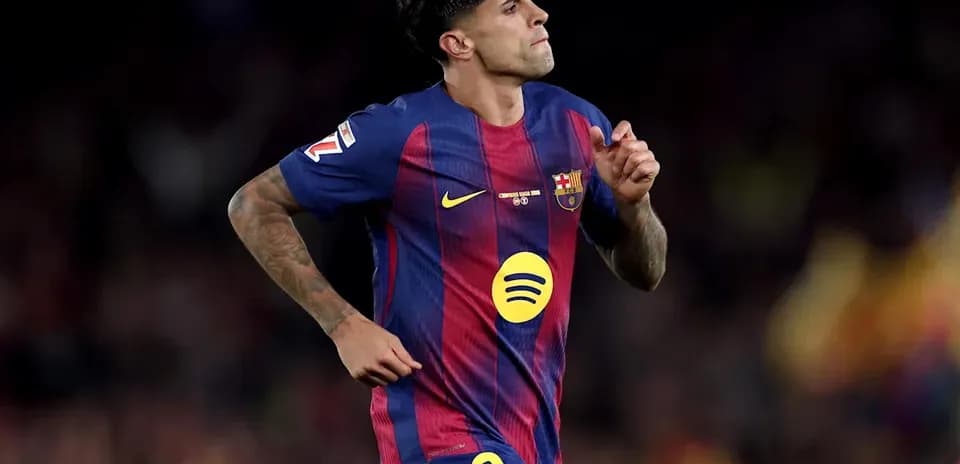 Player in FC Barcelona jersey during match