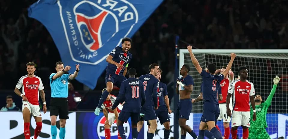 Paris Saint Germain players celebrating a goal