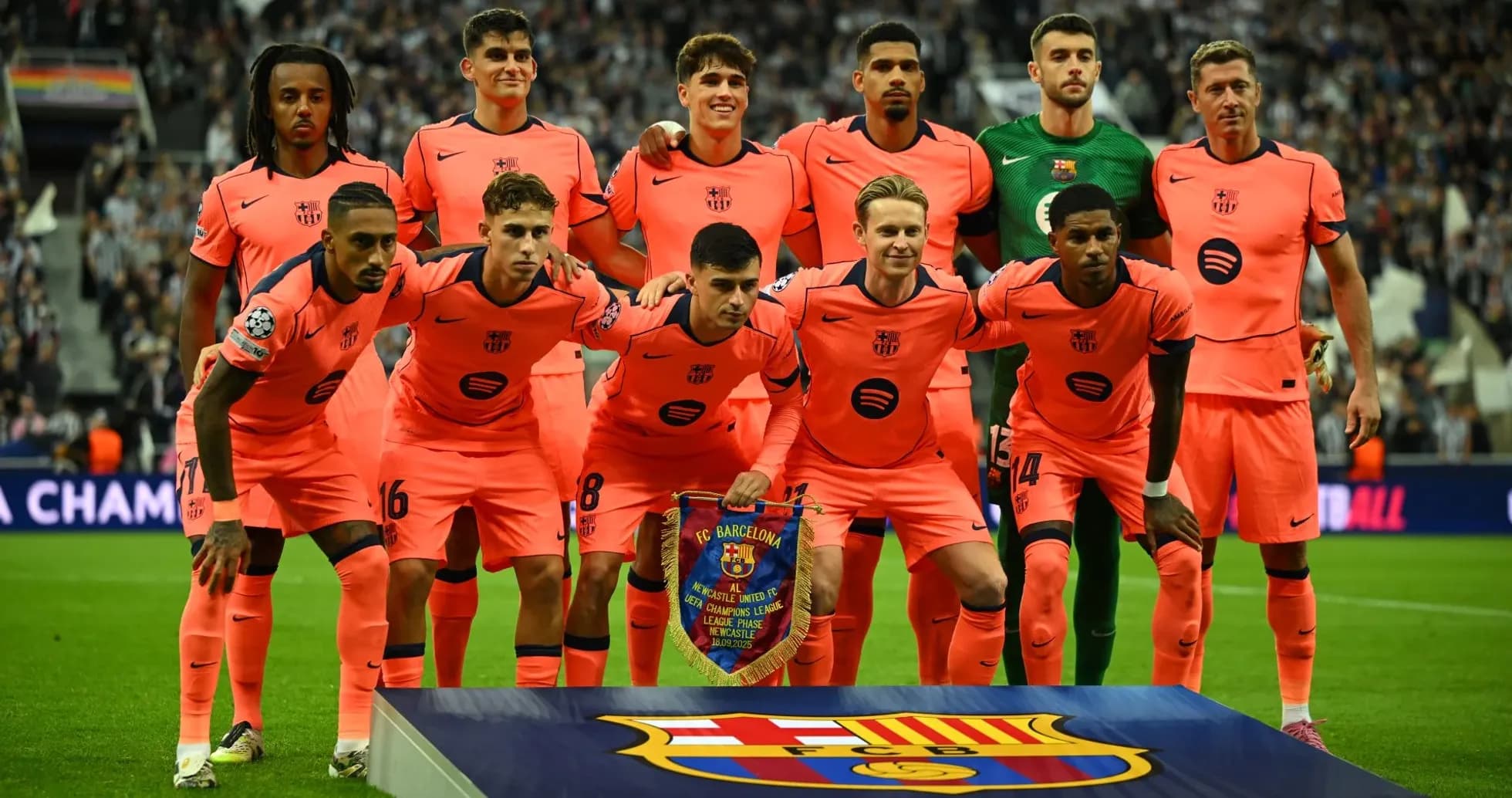 Barcelona team posing before Champions League match