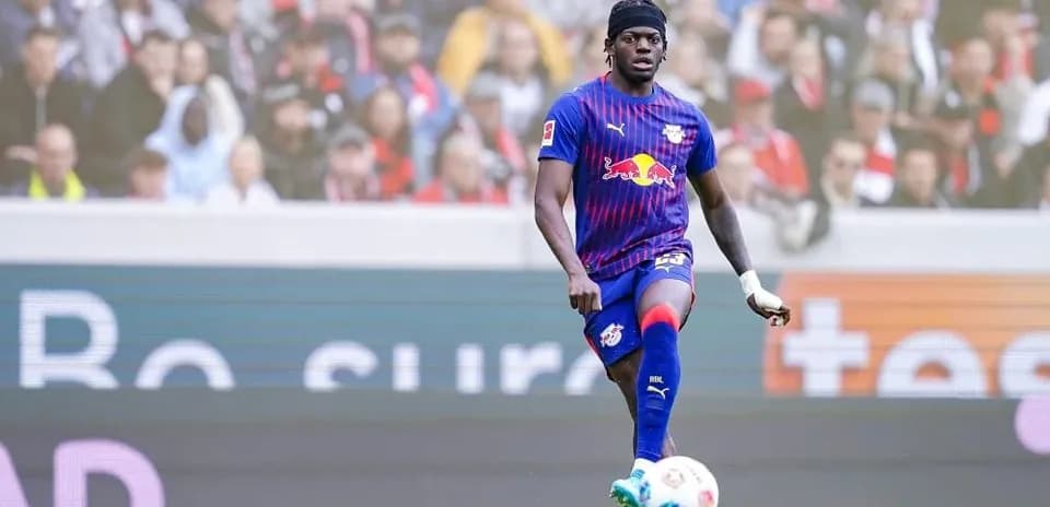 Player in RB Leipzig kit during match action