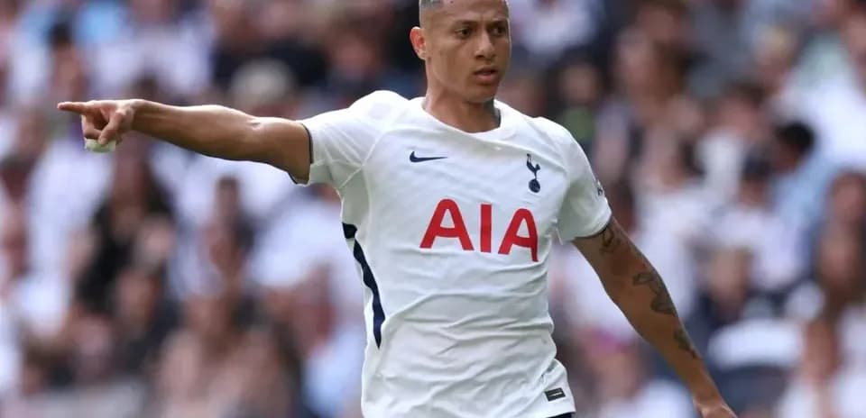 Player pointing during match for Tottenham Hotspur