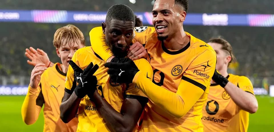 Borussia Dortmund players celebrating a goal
