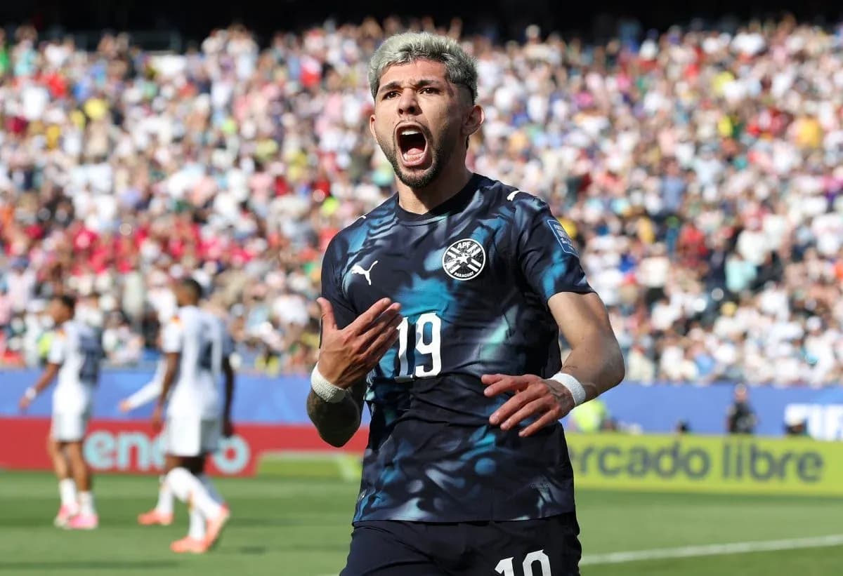 Paraguayan player celebrating a goal