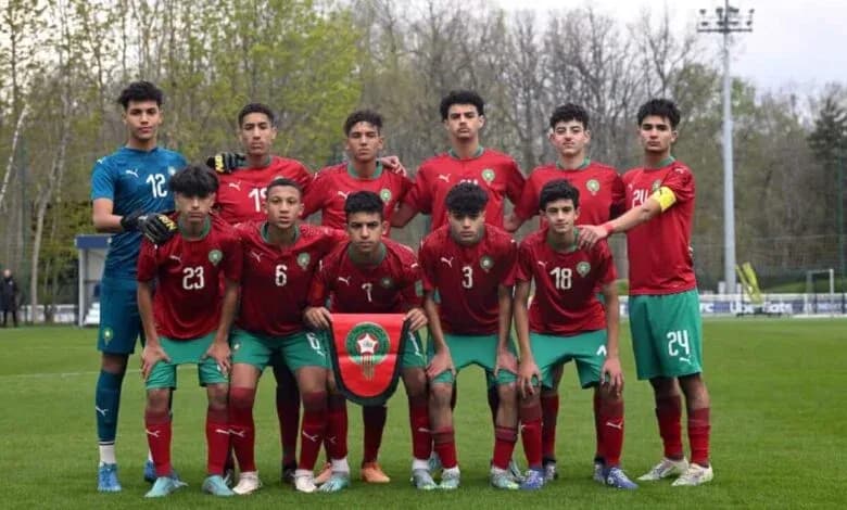 Moroccan U17 football team posing for team photo