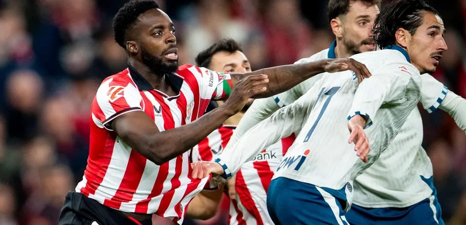 Athletic Club players competing in La Liga match