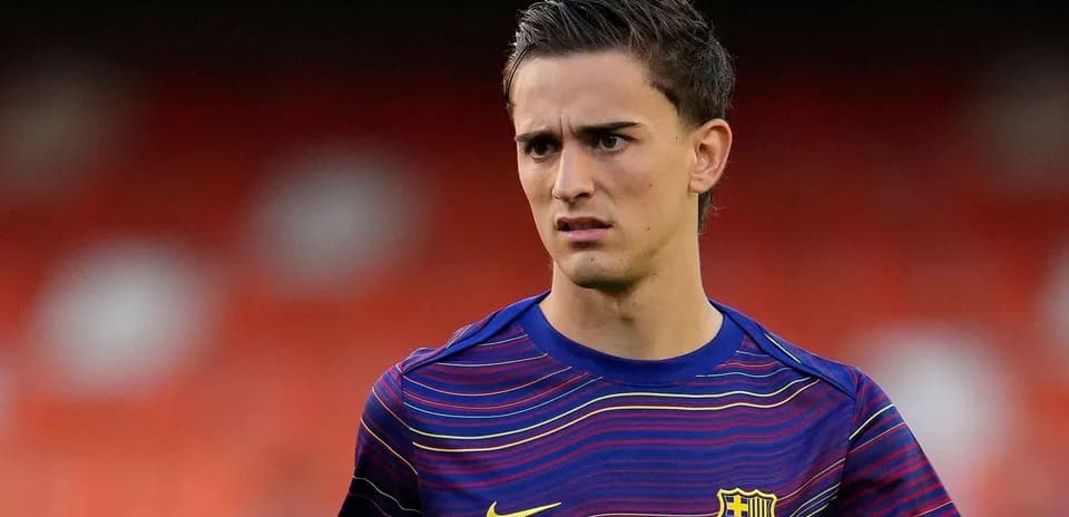 Player in Barcelona jersey during warm-up session