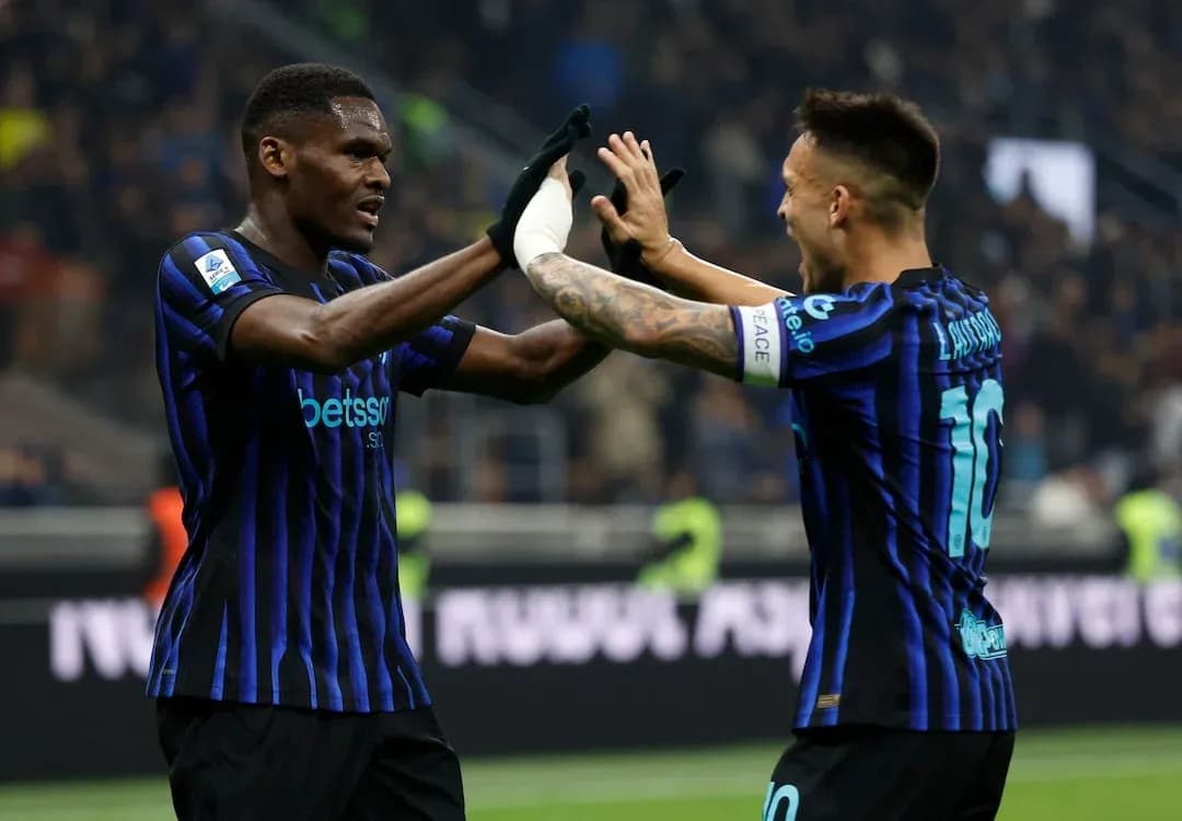 Inter players celebrating a goal during match