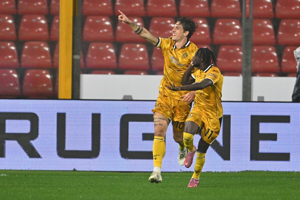 Players celebrating a goal during Udinese match