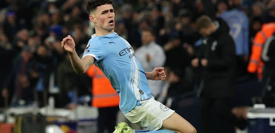 Manchester City Dominates Leeds in Tactical Battle