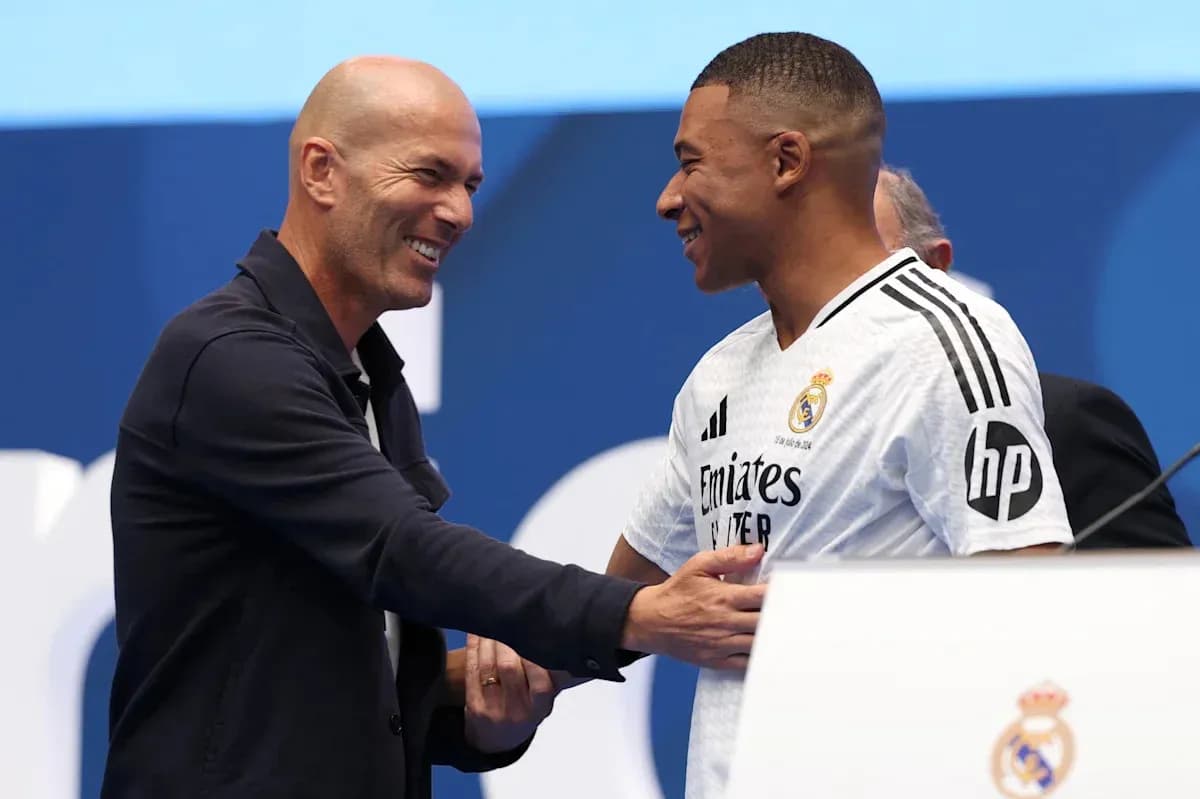 Zinedine Zidane and Kylian Mbappé at presentation event