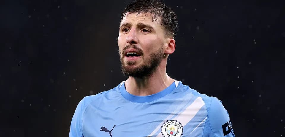 Player in Manchester City jersey during match