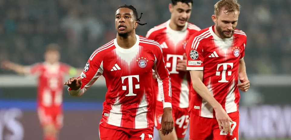 Bayern München players celebrating during Champions League match