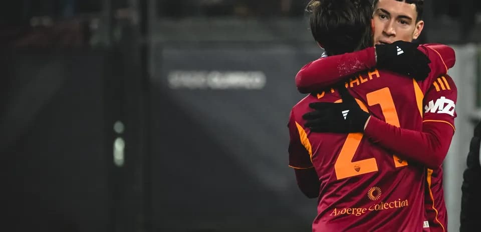 AS Roma players celebrating during match