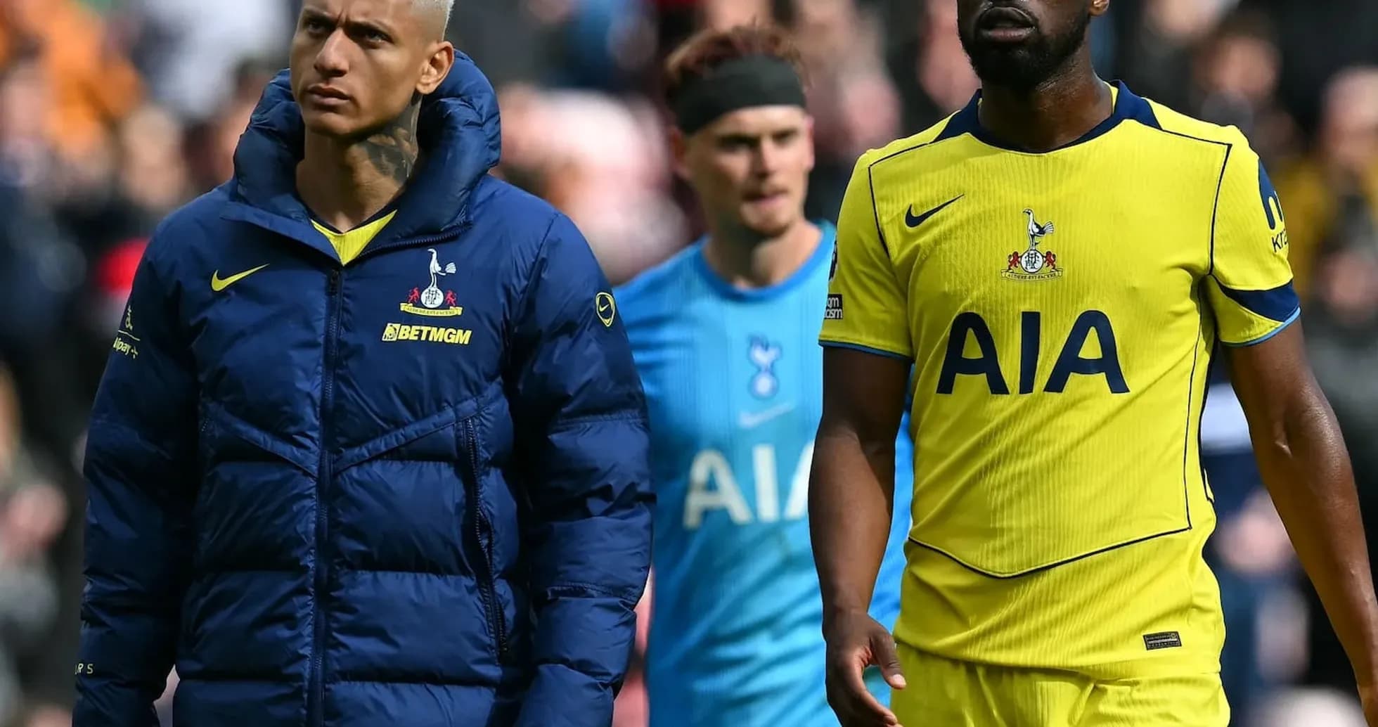 Tottenham players walking off the pitch