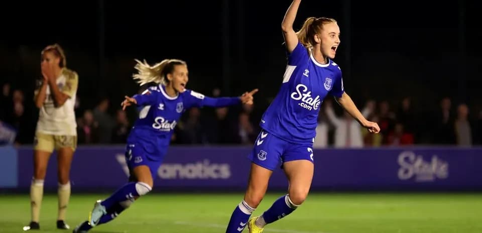Everton player celebrating during match against Leicester City
