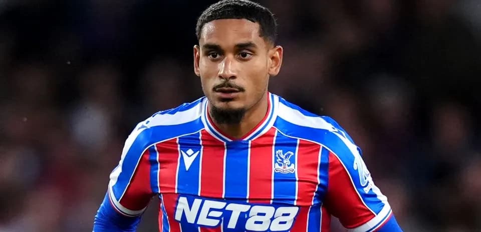 Player wearing Crystal Palace kit during match