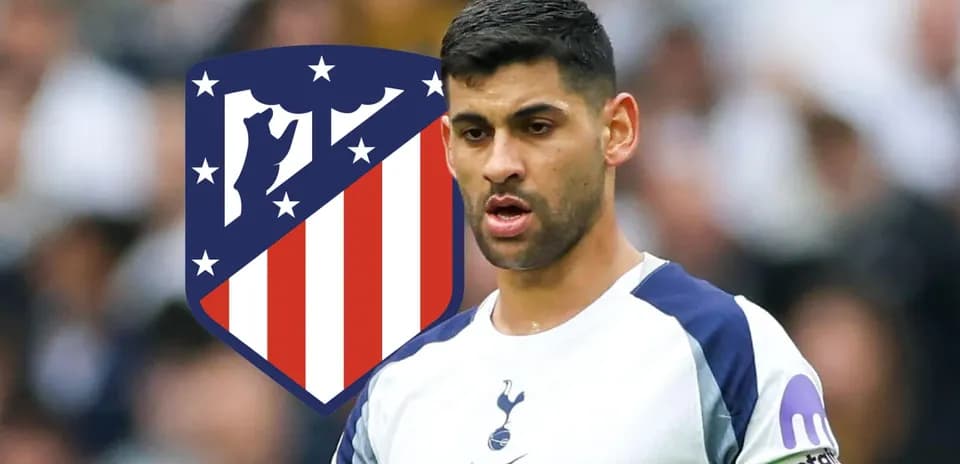 Player wearing Tottenham kit with Atlético Madrid logo