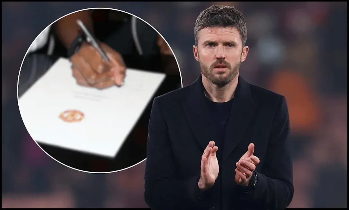 Michael Carrick clapping during a signing event