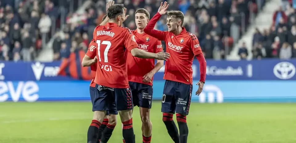 Osasuna players celebrating a goal