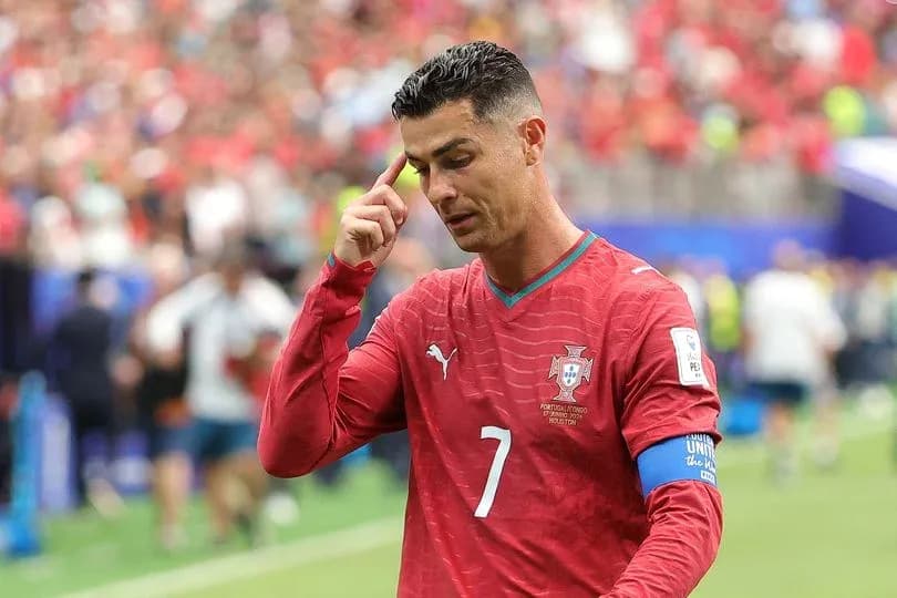 Cristiano Ronaldo walking off the pitch during match