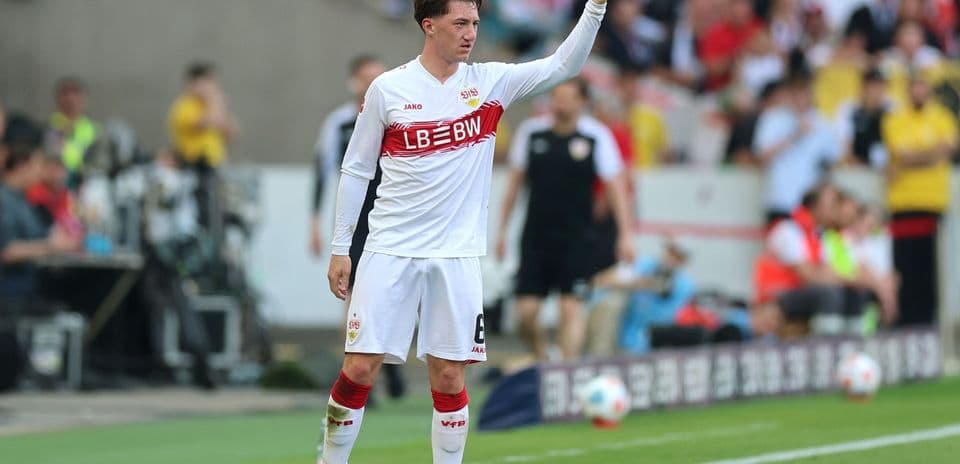 Player signaling during a football match on field