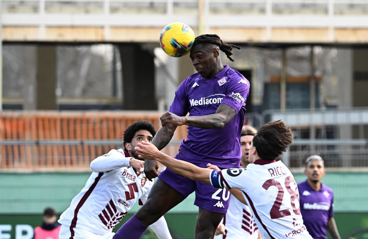 Moise Kean scores for Fiorentina.