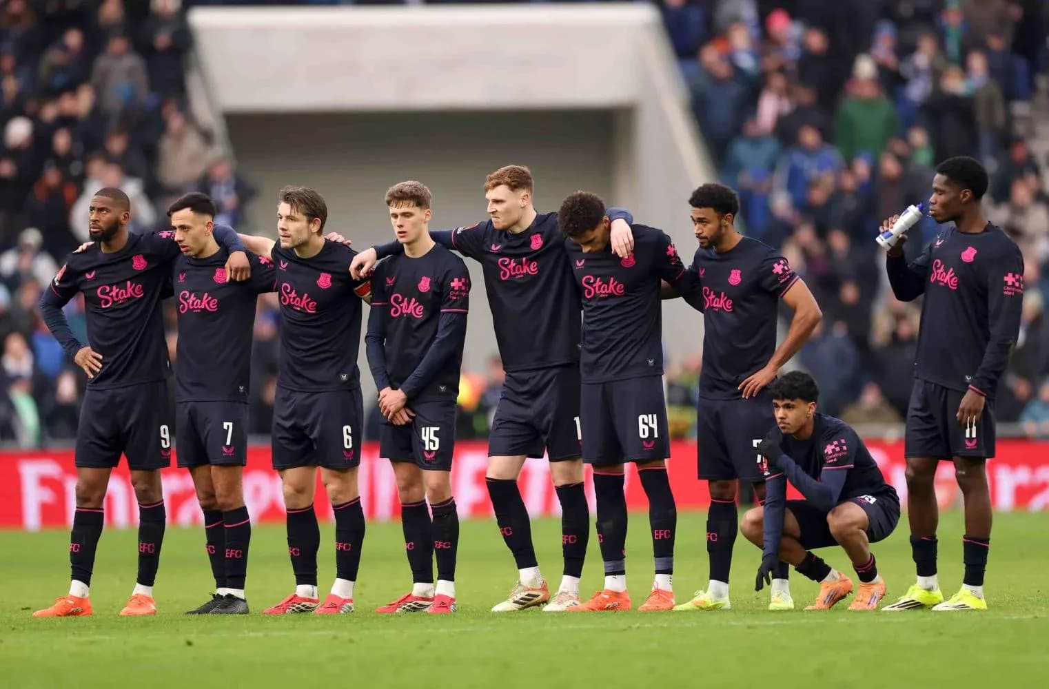Everton players in formation before the match
