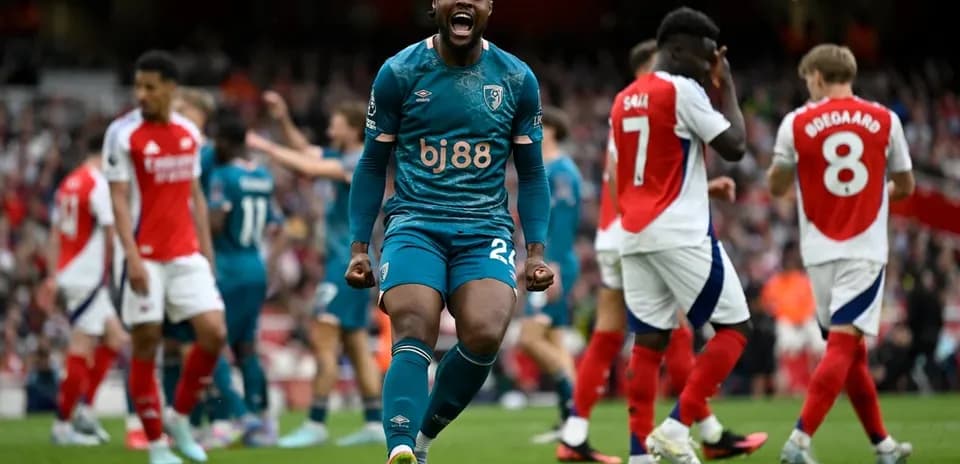 Bournemouth player celebrating during match against Arsenal
