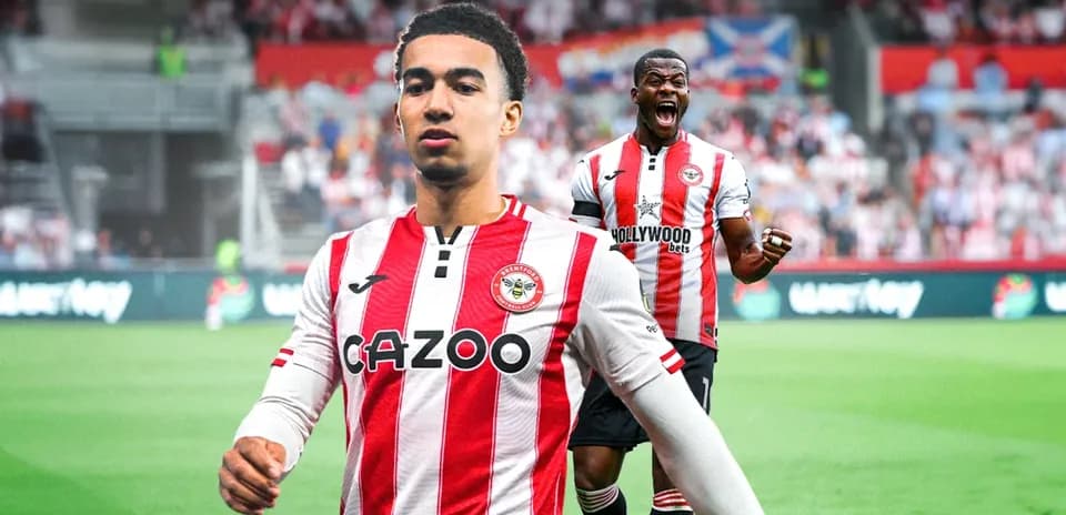 Brentford players on the pitch during match