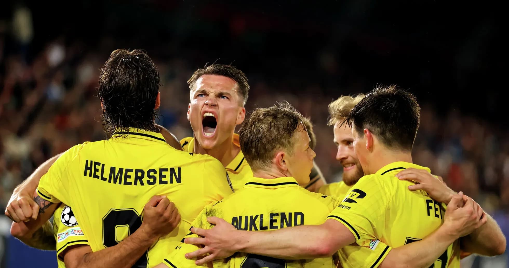 Borussia Dortmund players celebrating a goal