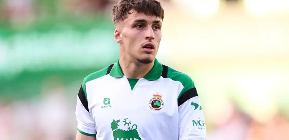Player in Racing Santander kit during match
