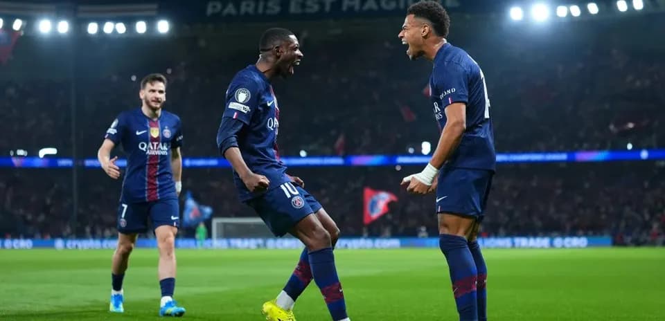 Paris Saint Germain players celebrating a goal