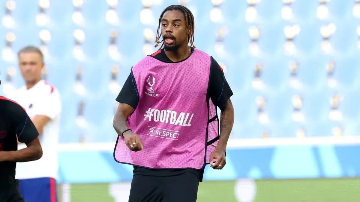 Player warming up in training bib before match