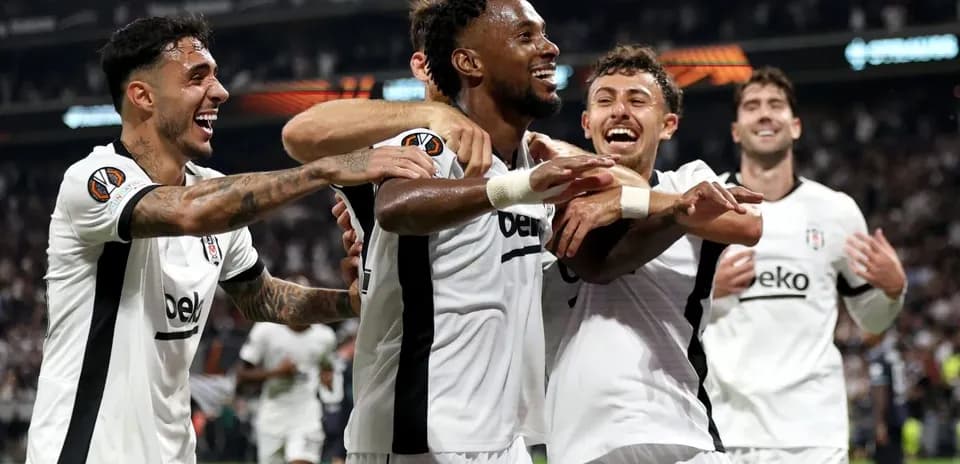 Beşiktaş players celebrating a goal during match