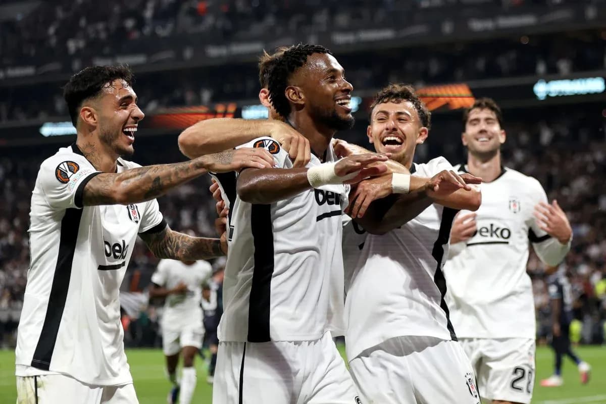 Beşiktaş players celebrating a goal during match