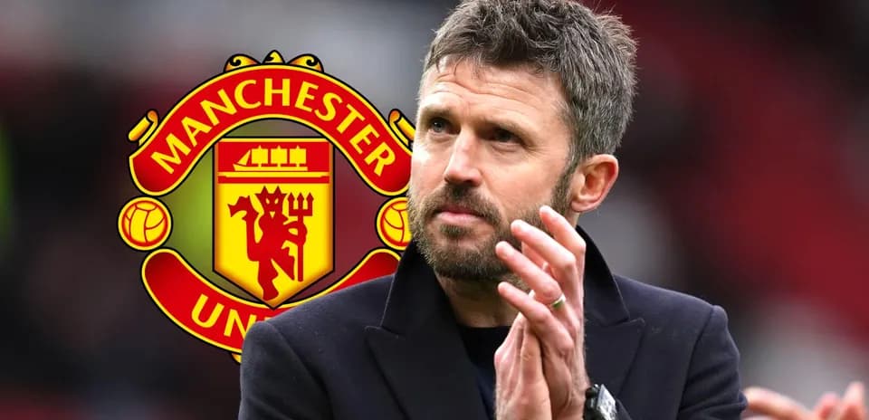 Manager applauding with Manchester United logo background