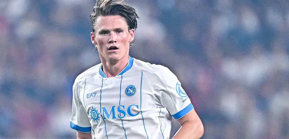 Player in Napoli jersey during a match