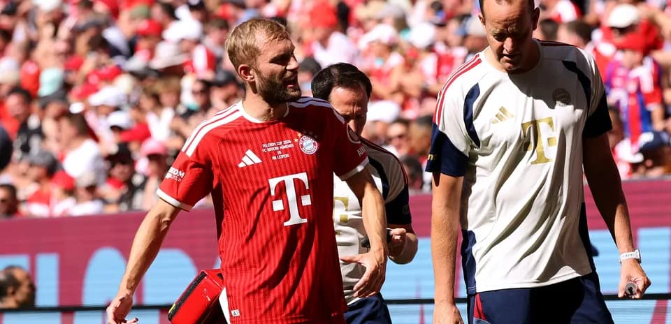 Bayern Munich players walking off the pitch
