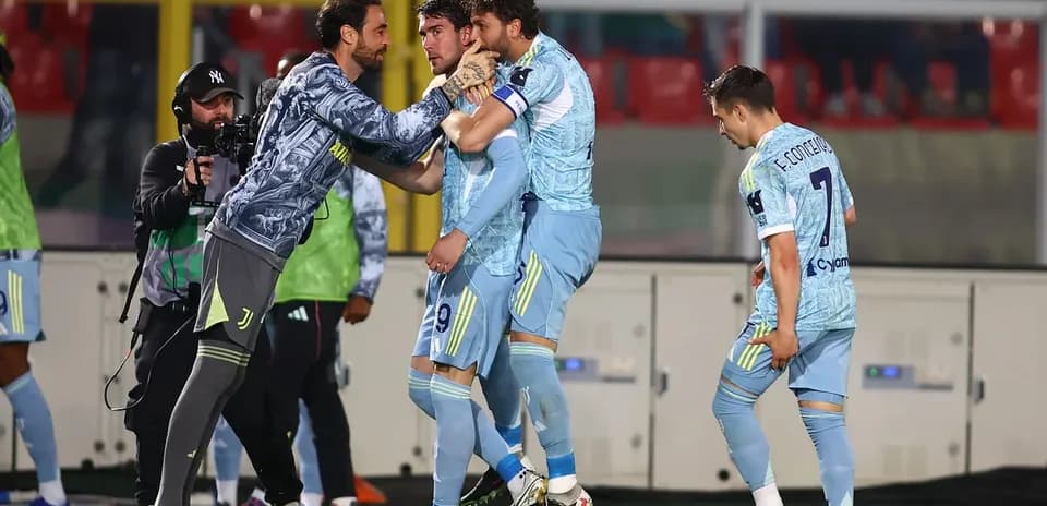 Juventus players celebrating a goal during match