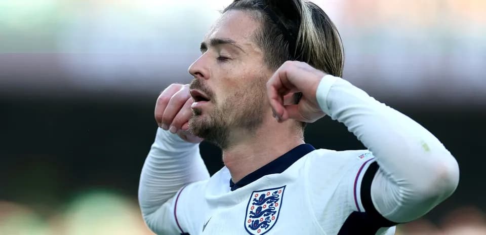 Player with closed eyes during match action