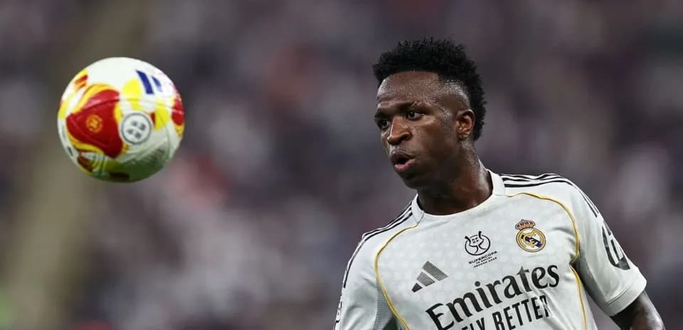 Vinicius Junior controlling the ball during match