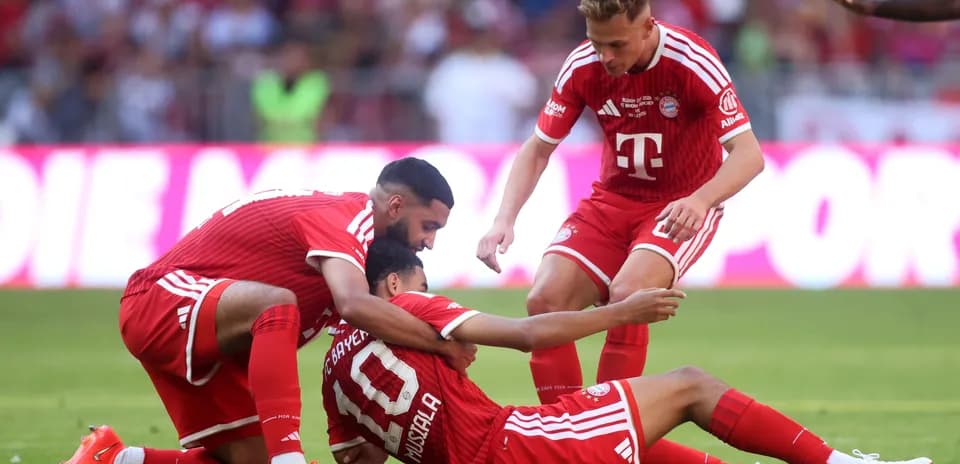 Bayern Munich players celebrating on the pitch