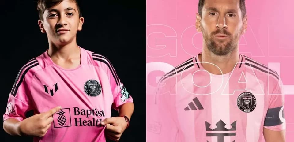 Two players in pink Inter Miami jerseys posing
